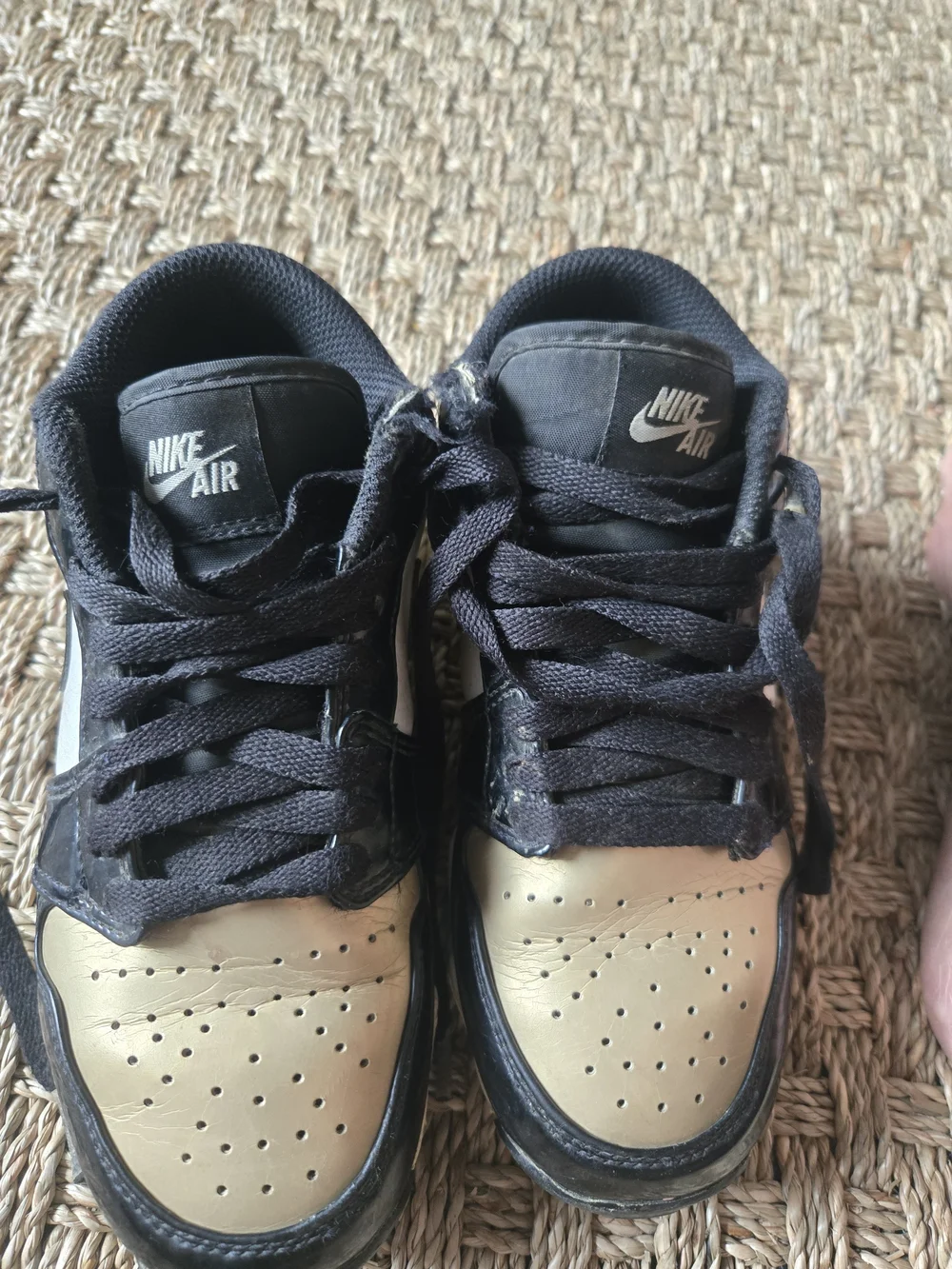 Nike Air Jordan 1 Low Youth Cleats Gold Black White Size 2Y